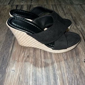 NEVER WORN. Wedge Sandal. Black